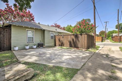 Bungalow G - Centrally Located Dallas Home!