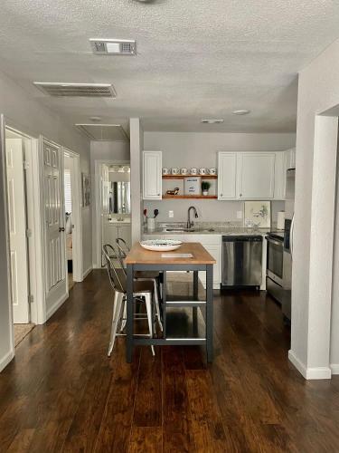 4 Bedroom House Great For Groups!