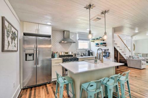 Historic Galveston Home Walk To The Strand!