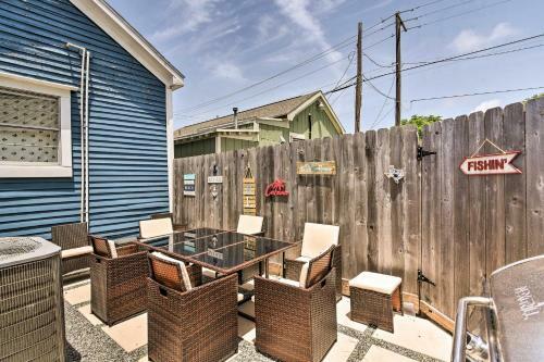 Historic Galveston Home Walk To The Strand!