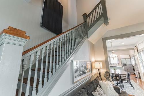 Coastal Corner Immaculate Mid-island Gem Home