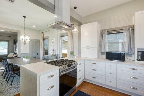 Coastal Corner Immaculate Mid-island Gem Home