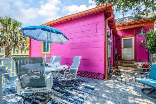 Charming Garden Cottage With Porretto Beach Pass!