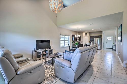 Roomy Austin Abode With Community Outdoor Pool!