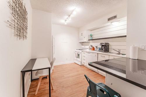 Apartamento Central Extended Stay Fast Wifi King Beds 2br