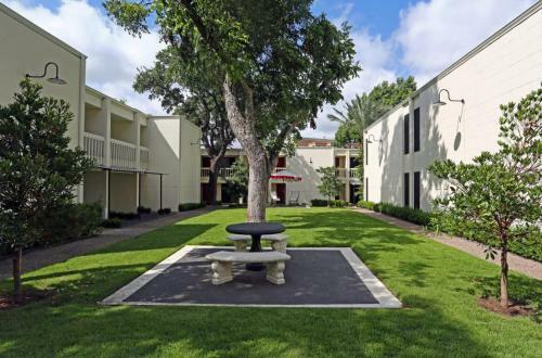 Apartamento Central Extended Stay Fast Wifi King Beds 2br