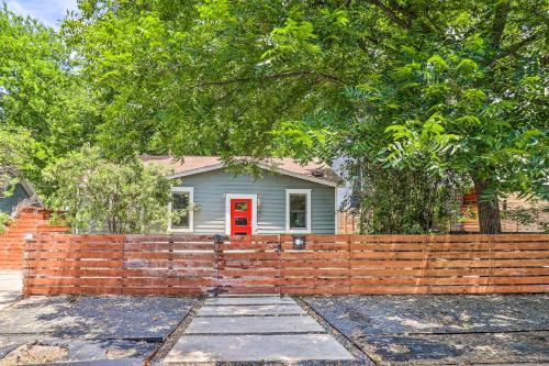 Central And Cozy Austin Abode About 2 Mi To Dtwn!