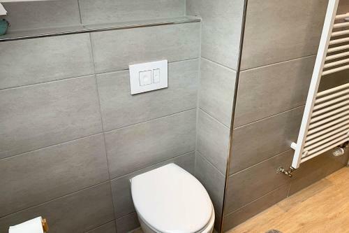 5 Bedroom Apartment In Wuppertal