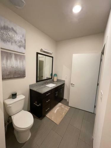 Apartamento Upscale Living With A City Sky View