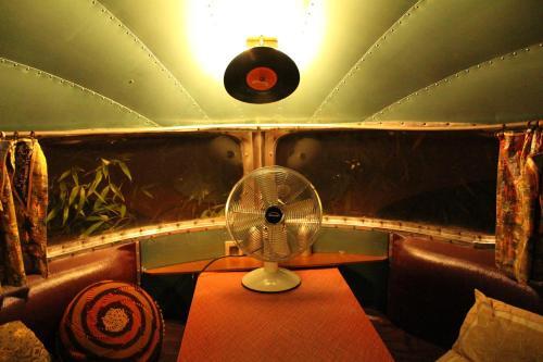 Bed & Breakfast Belrepayre Airstream Retro
