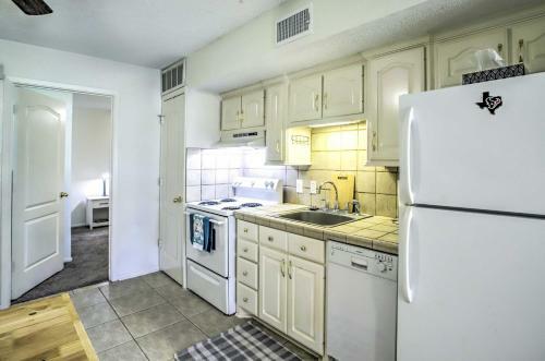 Apartamento Walden Golf Course Condo Near Lake Conroe!
