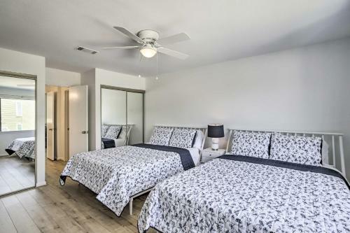 Amazing Waterfront Townhome With Patio And Grill!