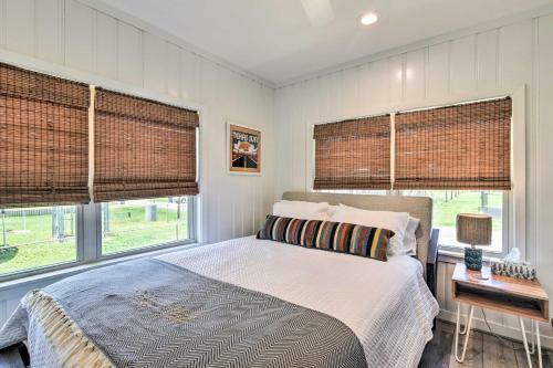 Breezy Surfside Beach Home With Deck And Grill!
