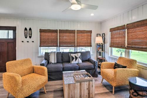 Breezy Surfside Beach Home With Deck And Grill!