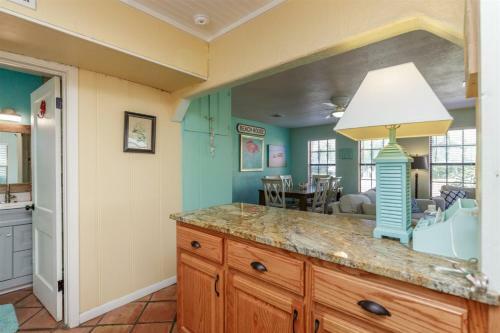 Caprice Cottage - Sun Harbor Cottage #1
