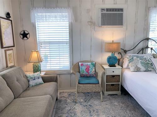 Coastal Cutie - Little Bay Cottage #3