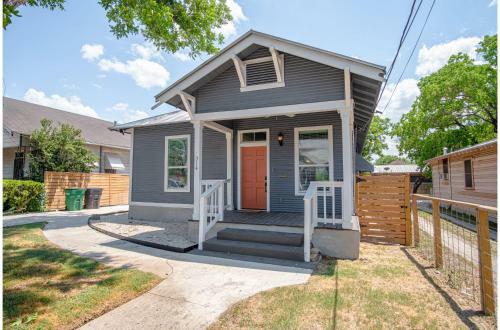 Comfy And Incredible Fenced 2br 2 Ba Near Downtown