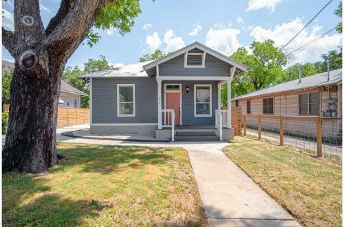 Comfy And Incredible Fenced 2br 2 Ba Near Downtown