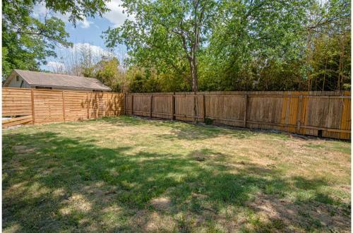 Comfy And Incredible Fenced 2br 2 Ba Near Downtown