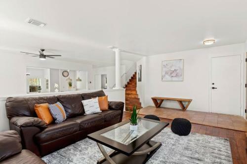 5 Bedrooms W/ Hot Tub, Chefs Kitchen, Game Lounge