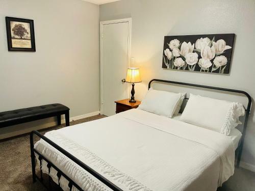 Lovely 4 Bedroom With Patio Swing And Trampoline