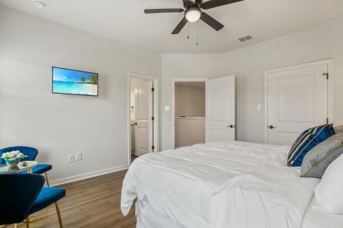 Luxury San Antonio Home Sleeps 6