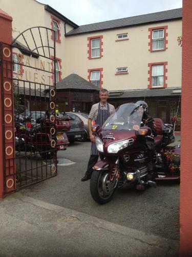Hostal St. George Guest House