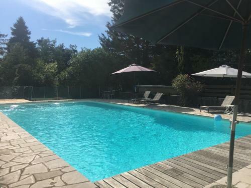Hostal La Roulotte Des Bords De Sa�ne