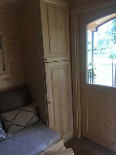 Hostal La Roulotte Des Bords De Sa�ne