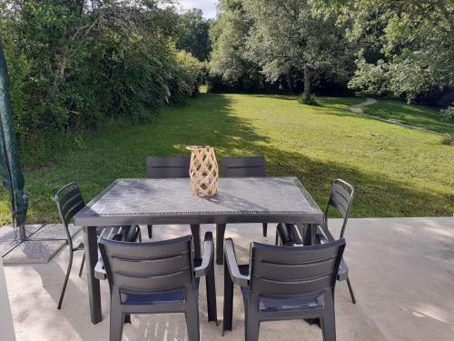 G�te En Pleine Nature, A La Douceur Des Ch�nes