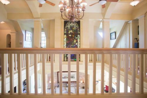 Villa Tuscan Luxury In Vermont - Private 25 Acres, Views