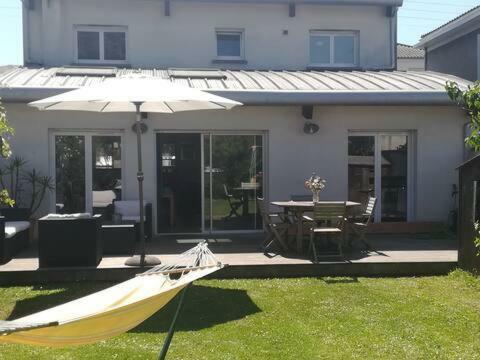 Villa-espace-confort-lumi�re-calme Pkg-tram