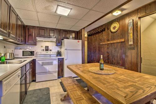 Ski-in And Ski-out Pico Mountain Townhome With Fireplace