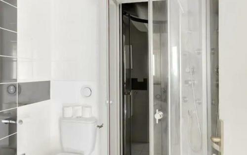 Apartamento Charming Studio For 2 People In Marseille By Weekome