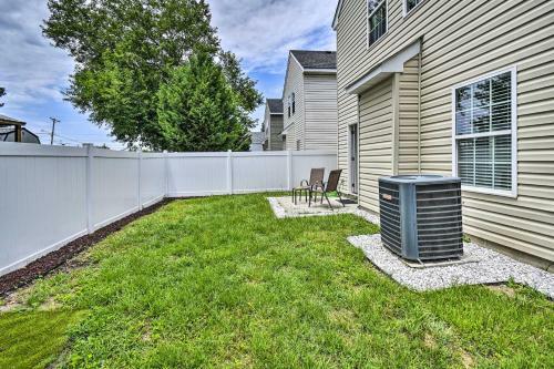 The Lucas Cheery House With Fenced Backyard!