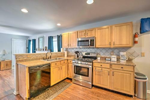 Bright Dumfries Home About 8 Mi To Potomac River!