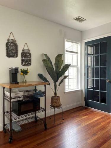 Brand New, Cozy, Modern, One-bedroom Apartment
