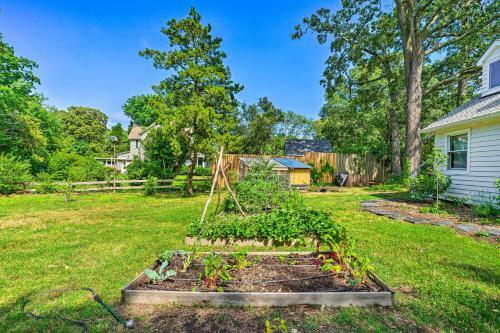 Bayside Deltaville Retreat With Beach And Grill!