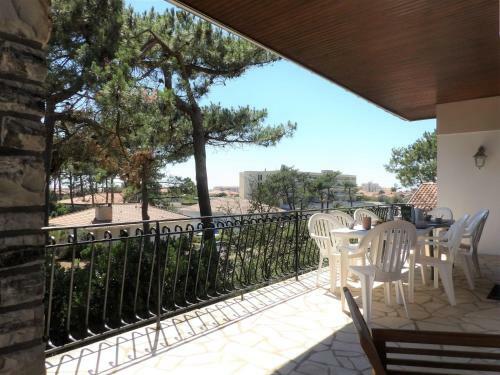 Apartment Doucham�a