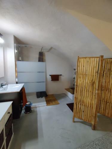 Rendez-vous Sous Le Tilleul, En Cevennes.