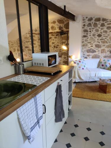 Rendez-vous Sous Le Tilleul, En Cevennes.