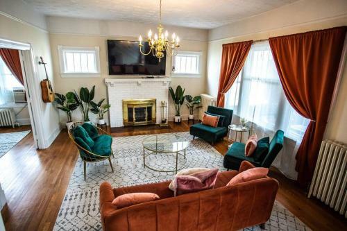Charming 1932 Craftsman - The Bohannon House