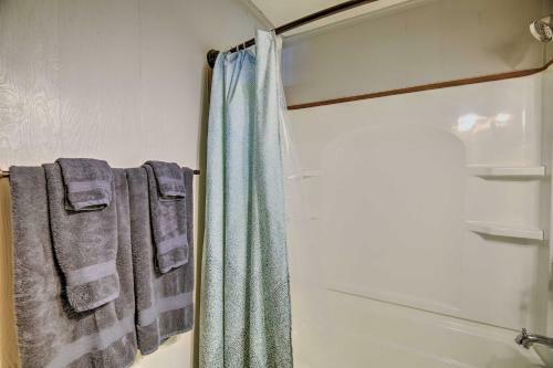 Pet-friendly Radford Retreat On Claytor Lake