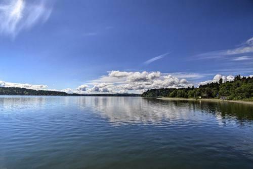 Waterfront Bremerton Getaway With Patio And Grill