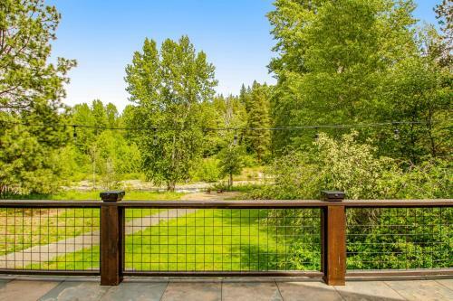 Teanaway River Lodge