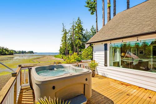 Buzz & Christa's Beach House