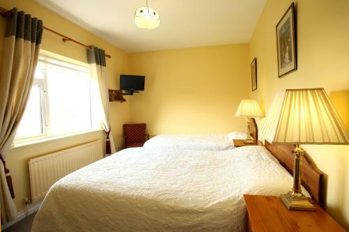 Brooklodge Bed And Breakfast