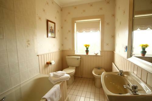 Brooklodge Bed And Breakfast