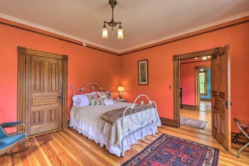 Historic, Victorian Villa With Park On-site