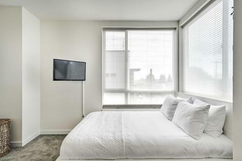 Sleek Townhome In Ballard With Rooftop Deck!